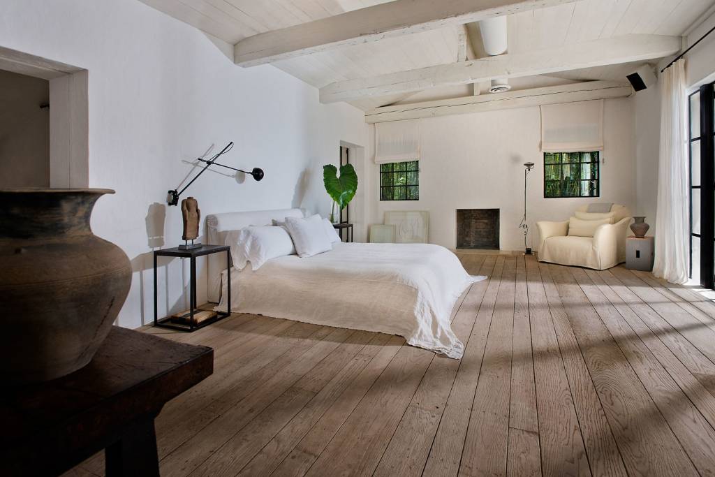 Quarto na casa do Calvin Klein em Miami