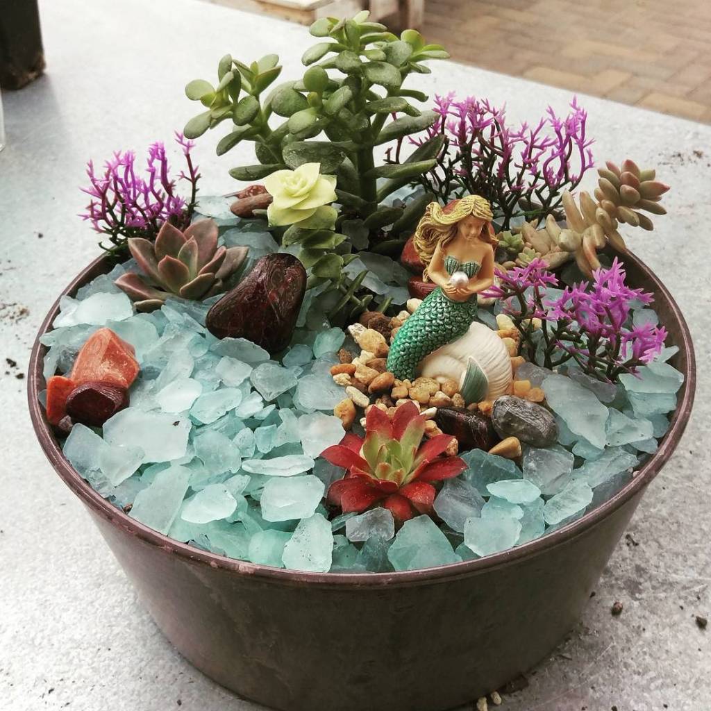 Jardim com sereia