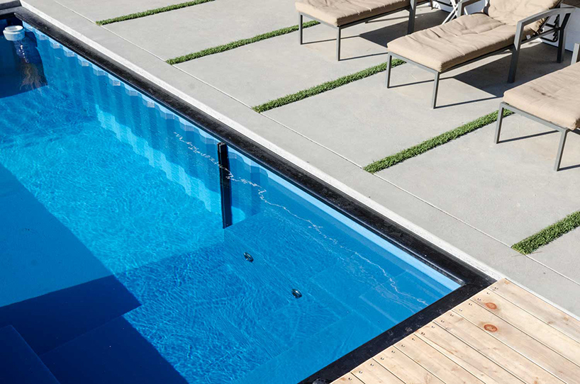 Conhe&ccedil;a esta piscina feita com containers no Canad&aacute;