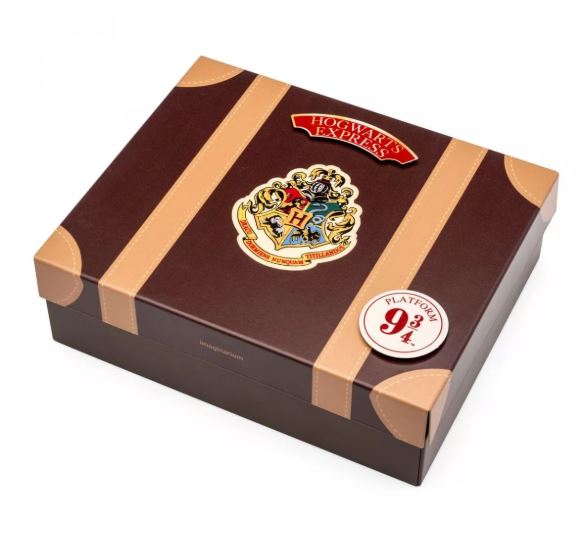 A caixa com ímã Harry Potter mala de viagem custa R$ 79,90 na Imaginarium.