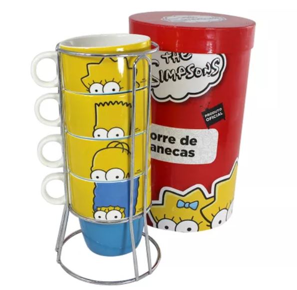 A torre de canecas Família Simpsons custa R$ 149,90 na Zona Criativa.