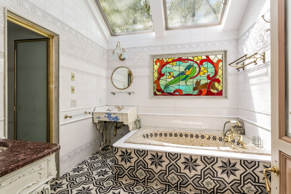 Cyndi Lauper coloca sua casa à venda por US$1,25 milhões