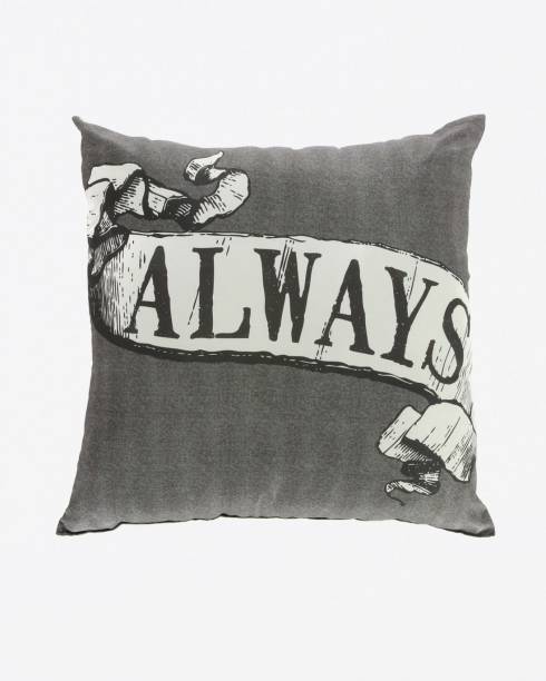 A Almofada Always Harry Potter 43 x 43 cm custa R$59,90 na Riachuelo.