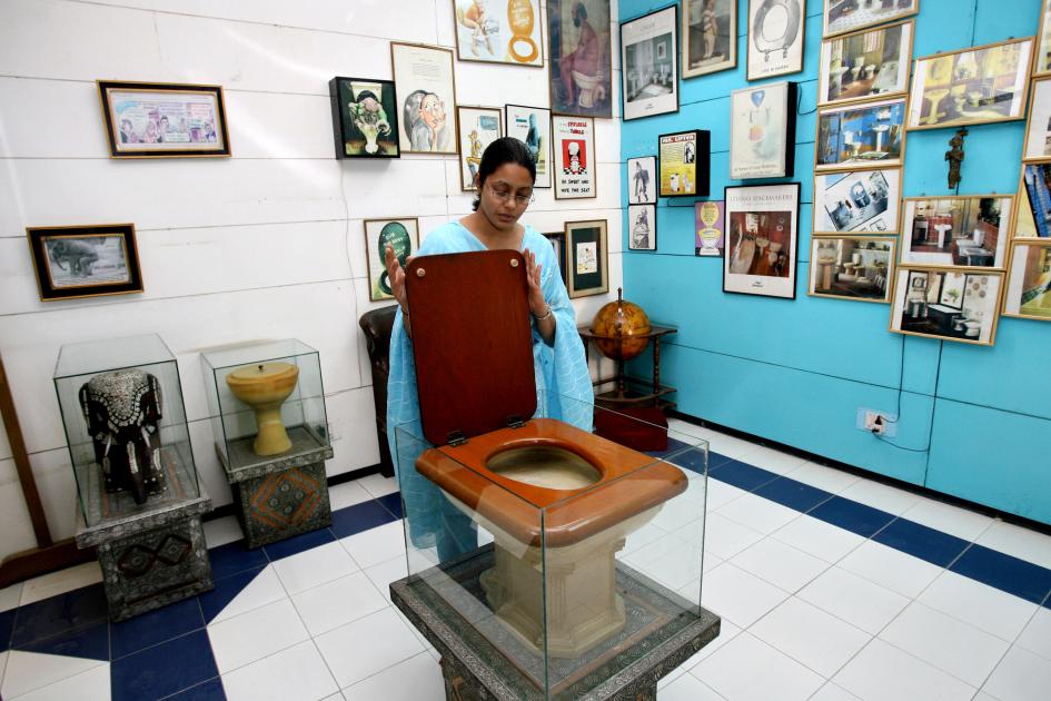 toilets-sulabh-international-museum-new-delhi-india.adapt.945.1