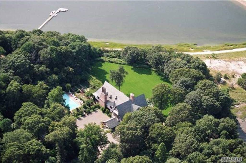 Conheça a incrível mansão de verão de Angelina Jolie e Brad Pitt