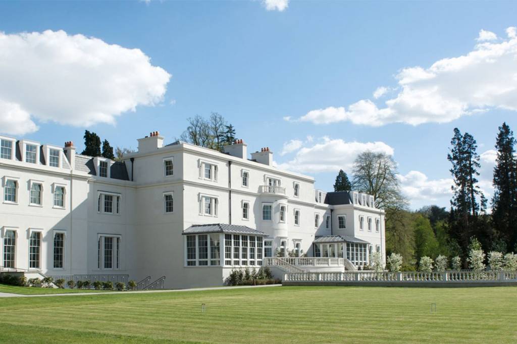 Harry e Meghan Markle vão passar a noite pré-casamento em hotéis de luxo