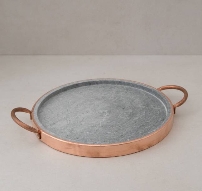 A bandeja Pedra Sabão custa R$ 99 na Storehouse Home Decor.