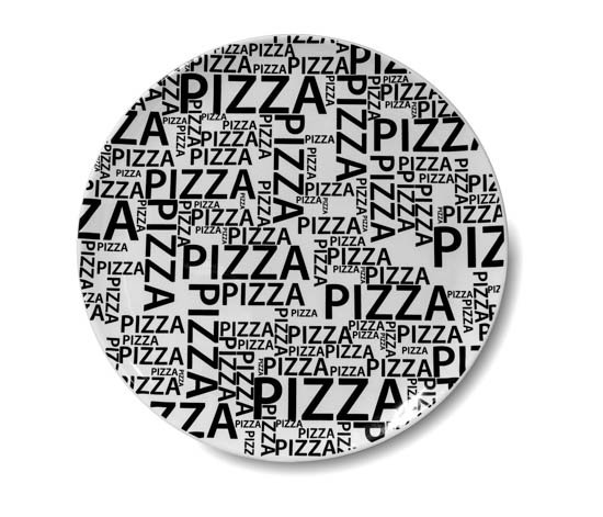 O prato para pizza Solid custa R$ 49,99 na Etna.