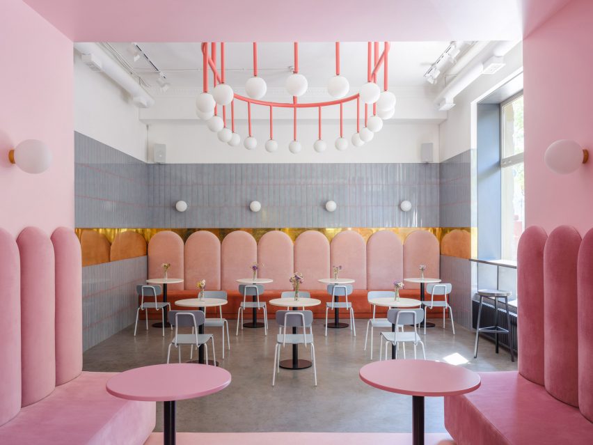 Café Breadway Café Breadway