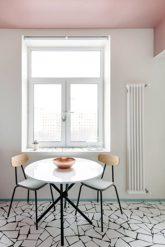Apartamento renovado com cores na Rússia Apartamento renovado com cores na Rússia