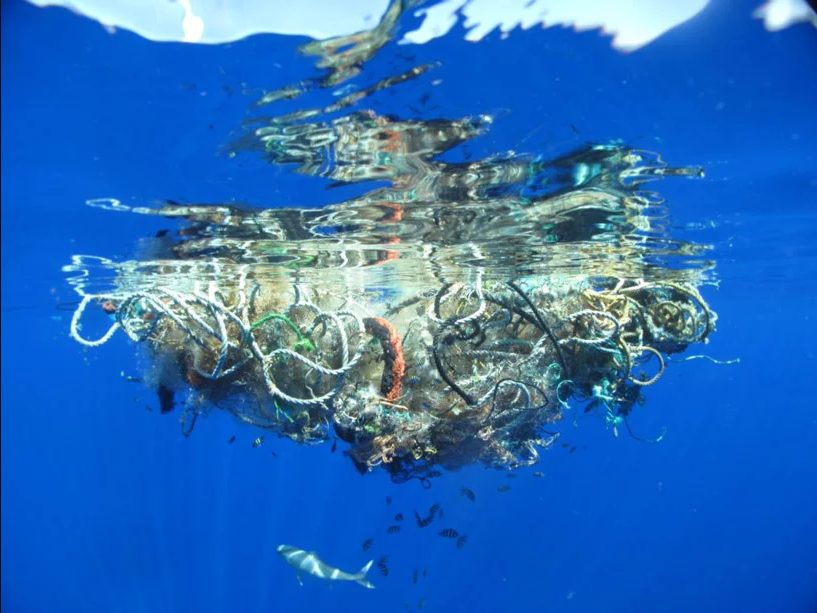 Limpeza em oceanos remove cerca de 40 toneladas de plástico em um mês