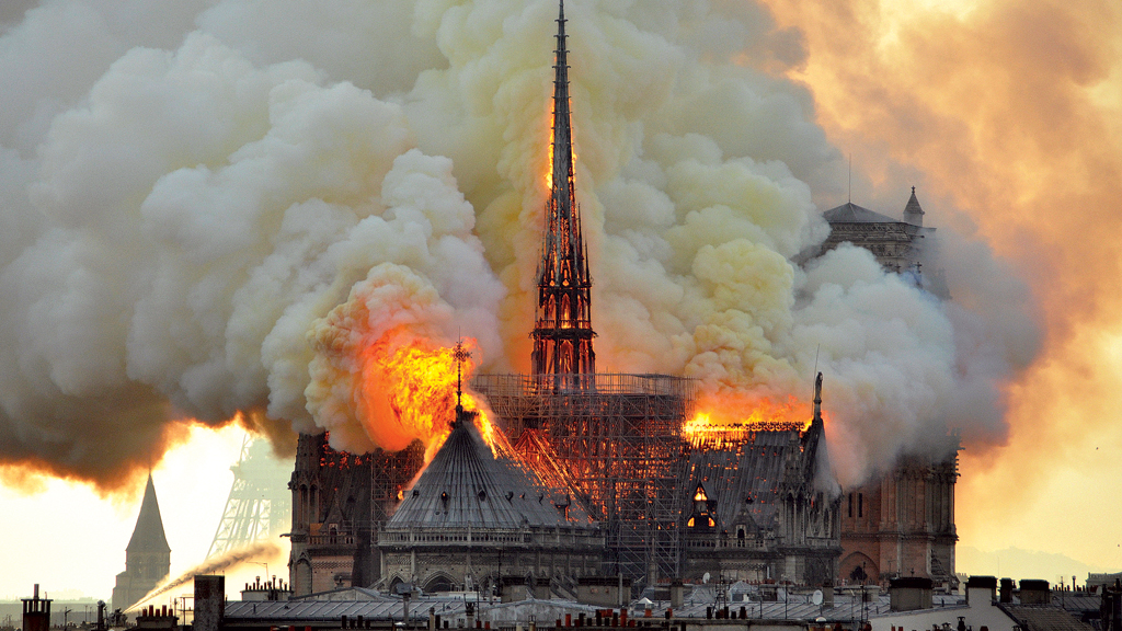1-novo-relatório-detalha-o que-deu-errado-na-noite-do-incêndio-de-notre-dame 1-novo-relatório-detalha-o que-deu-errado-na-noite-do-incêndio-de-notre-dame