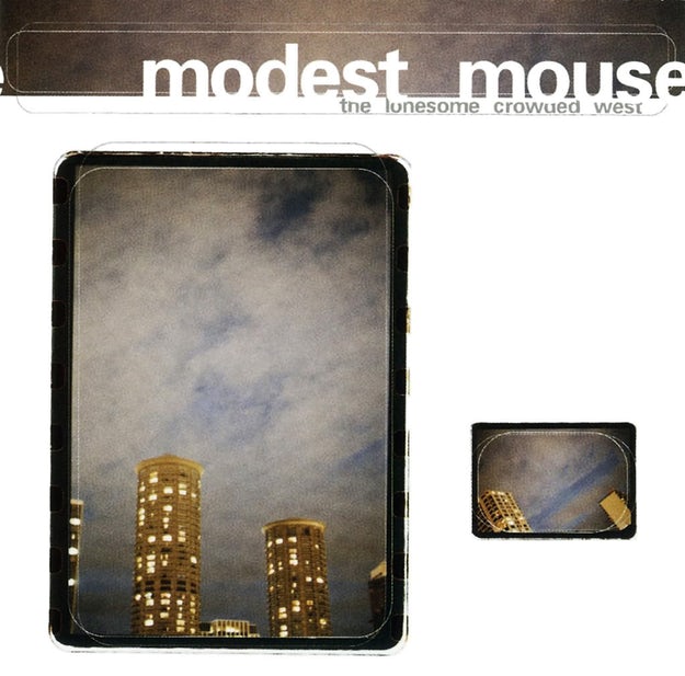 Modest Mouse - The Lonesome Crowded West. O segundo álbum de estúdio do Modest Mouse foi lançado em 1997. A capa retrata as torres duplas do The Westin Seattle, um hotel em Washington. O hotel foi construído onde era o teatro Orpheum.