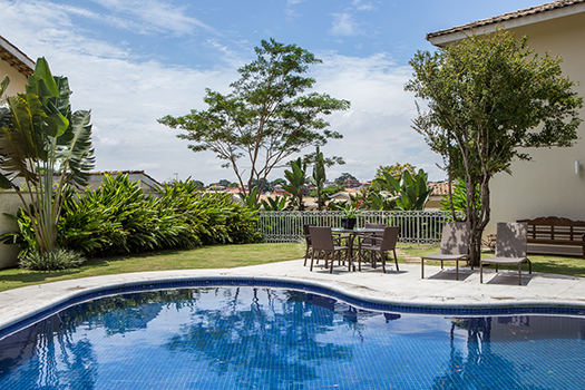 1-jardim-tropical-exibe-variedade-de-especies-e-atmosfera-relax 1-jardim-tropical-exibe-variedade-de-especies-e-atmosfera-relax