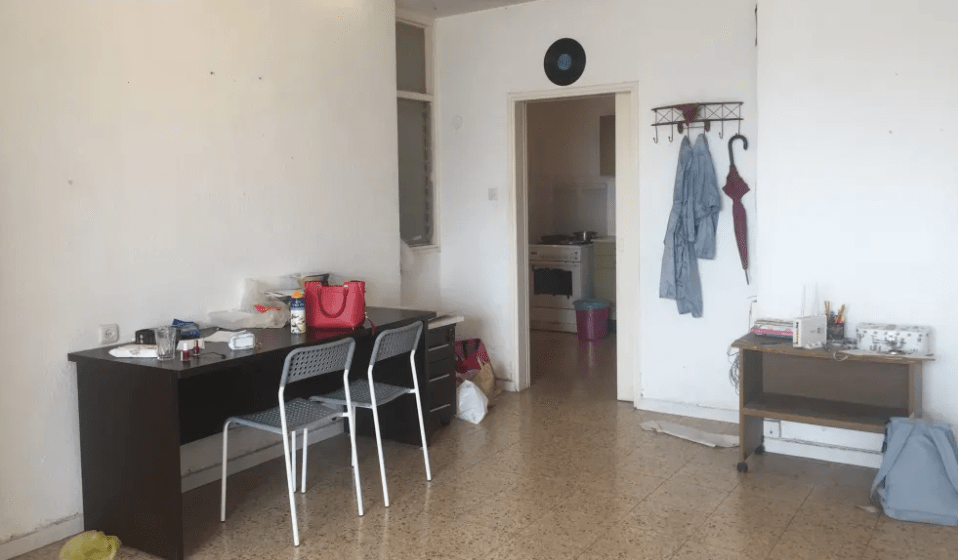 3-apartamento-cinzento-em-tel-aviv-agora-e-alegre-e-colorido