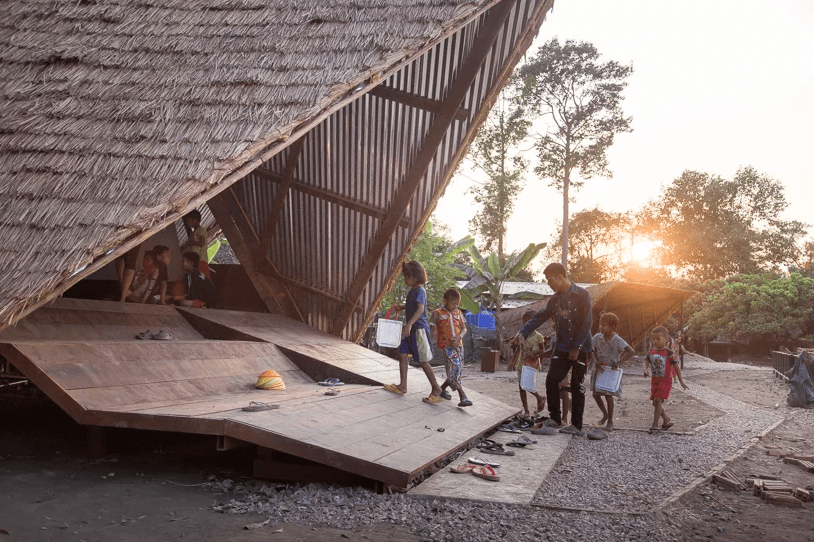 3-centro-comunitario-para-migrantes-e-construido-com-materiais-reciclados