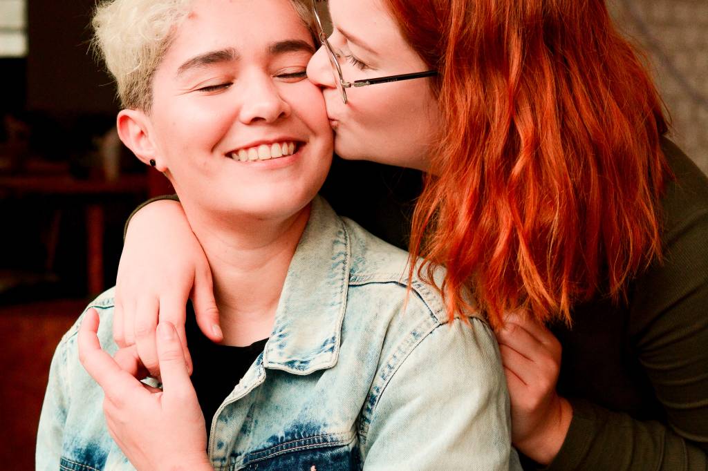 Coletivo Viva Voz lança primeiro banco de imagens LGBT+ do Brasil