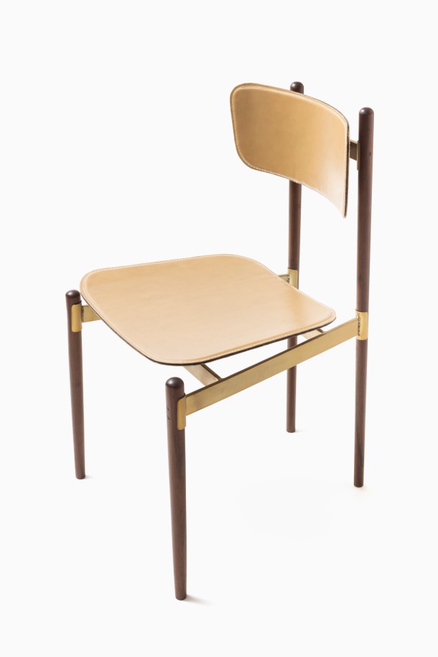 Cadeira Leve, com design de Bruno de Carvalho para Novo Ambiente.