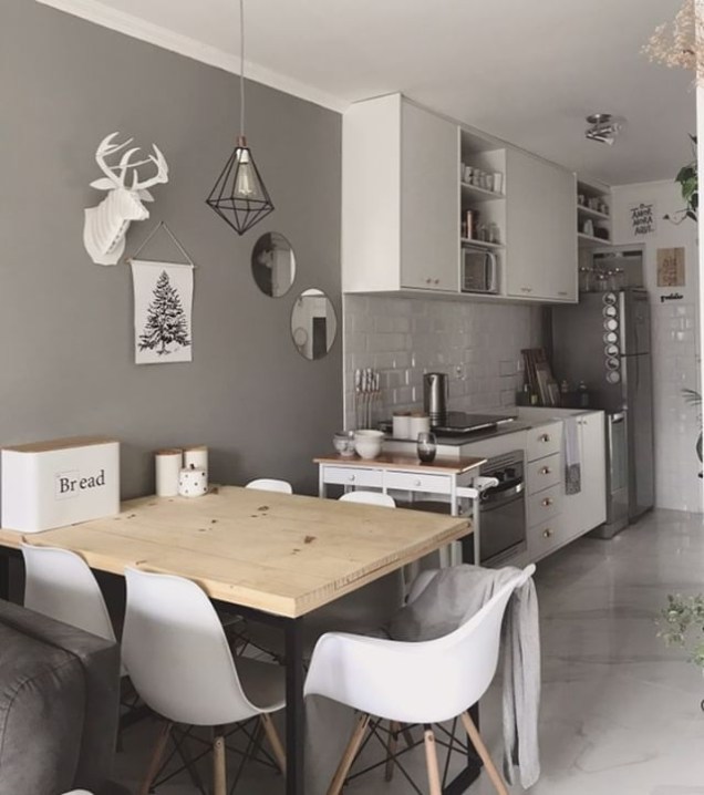Agora olha bem para a cozinha da @residenciadois. Nos tons cinza e branco, a cozinha é super convidativa a uma refeição prazerosa.