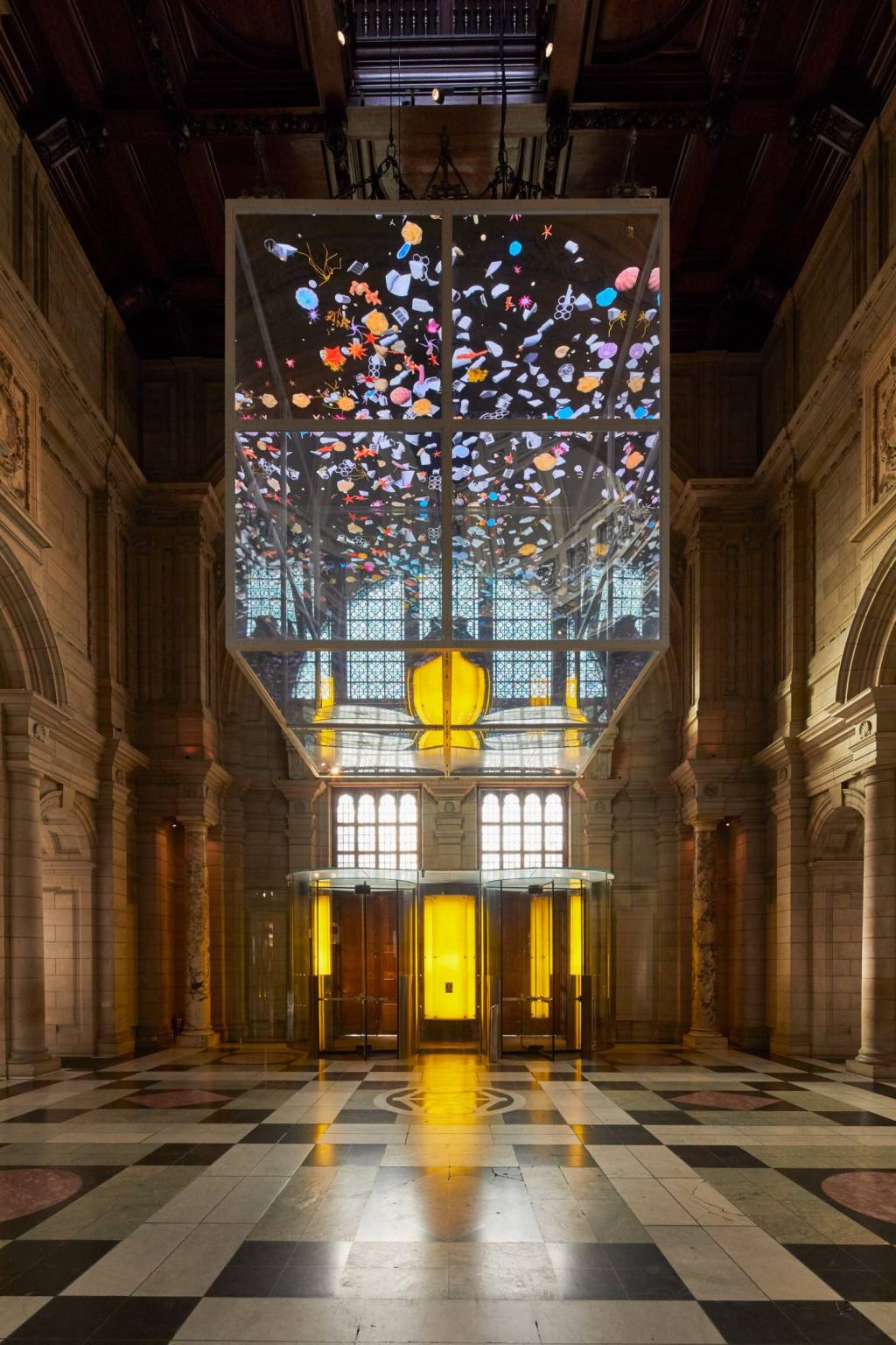 London Design Festival: obra alerta sobre o futuro do plástico nos mares