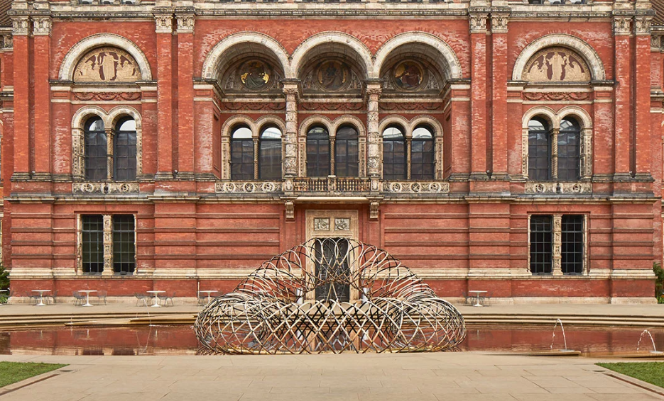 1-kengo-kuma-entrelaça-bambu-e-carbono-no-london-design-festival-2019 1-kengo-kuma-entrelaça-bambu-e-carbono-no-london-design-festival-2019