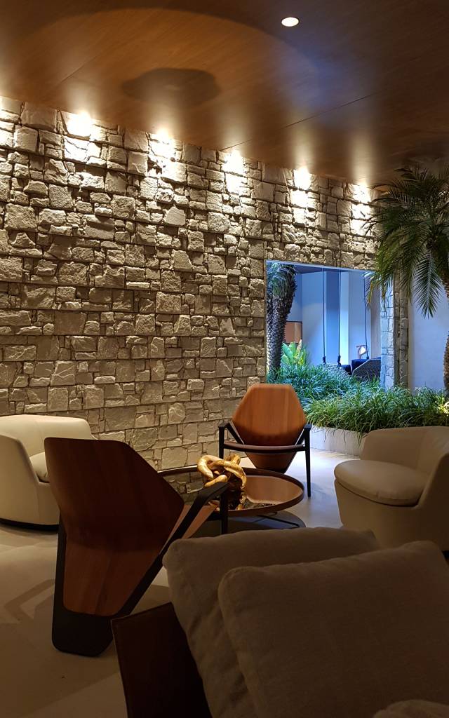 2-casacor-brasilia-2019-rustica-ousada-marcante-e-em-evidencia
