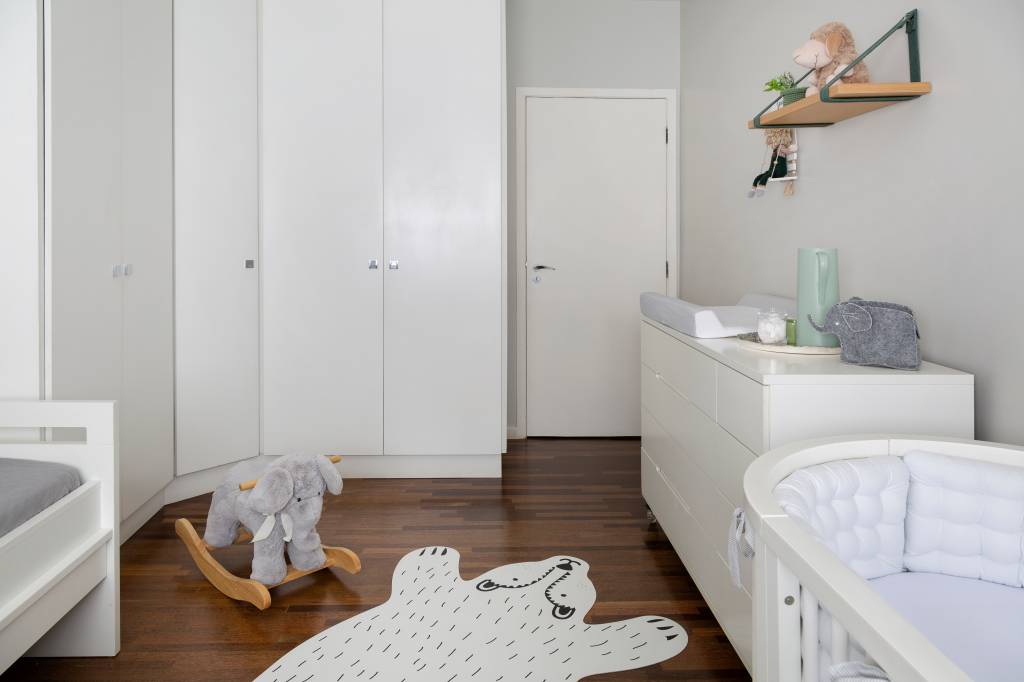 2-reforma-transforma-escritorio-em-quarto-de-bebe-minimalista 2-reforma-transforma-escritorio-em-quarto-de-bebe-minimalista