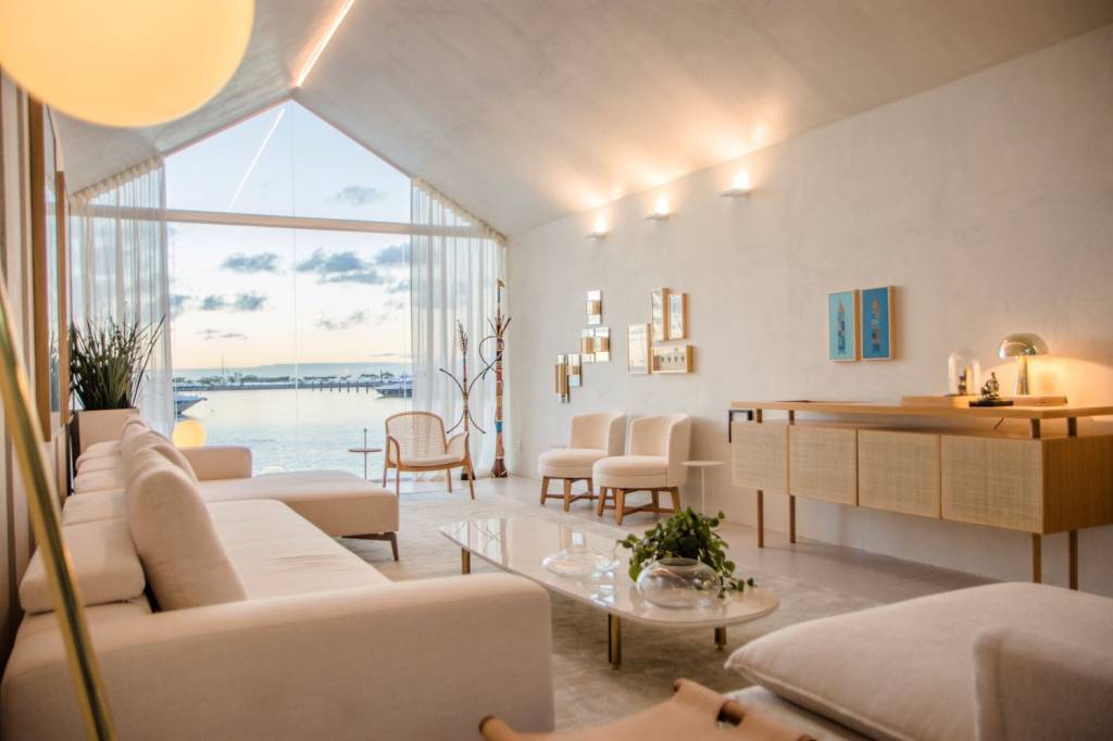 Casas Conceito Bahia recebe 28 ambientes à beira-mar