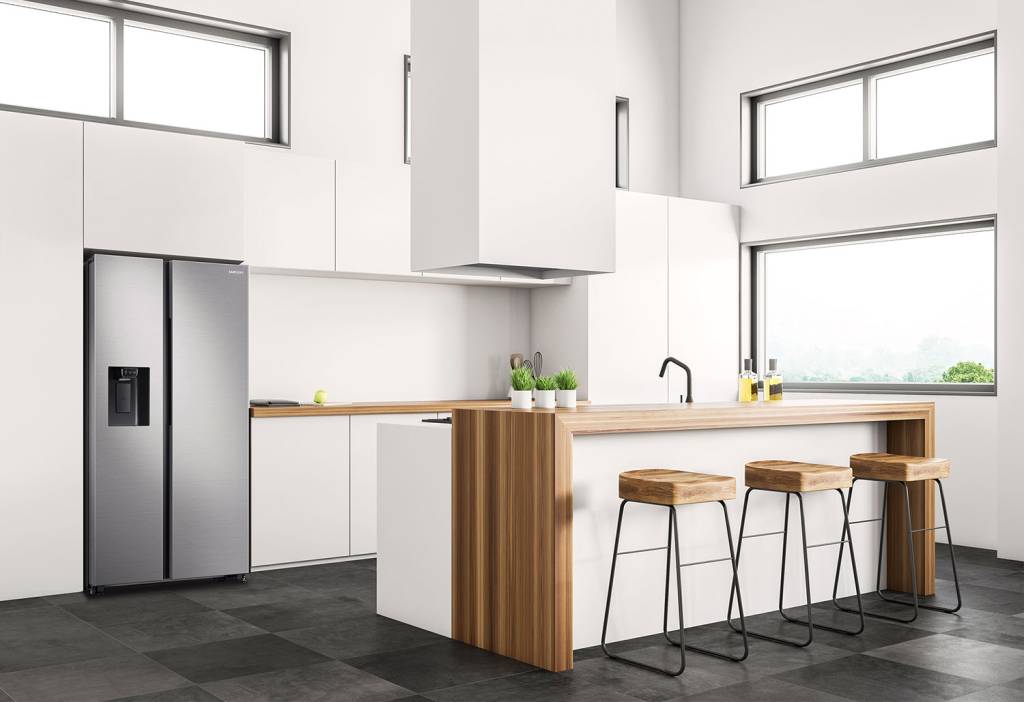 Samsung-Side-By-Side-Refrigerator-RS5000RC-RS65R5411M9-Lifestyle-Image-NonText Samsung-Side-By-Side-Refrigerator-RS5000RC-RS65R5411M9-Lifestyle-Image-NonText
