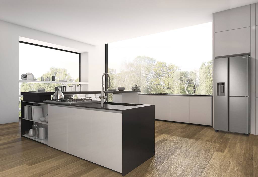 Samsung-Side-By-Side-Refrigerator-RS5000RC-RS65R5691M9-Lifestyle-Image-NonText Samsung-Side-By-Side-Refrigerator-RS5000RC-RS65R5691M9-Lifestyle-Image-NonText