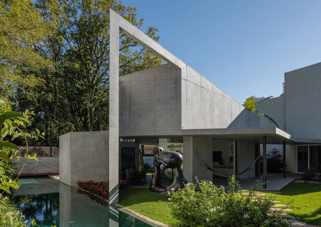10-casa-paulista-ganha-anexo-repleto-de-obras-de-arte-e-volumetria-rica