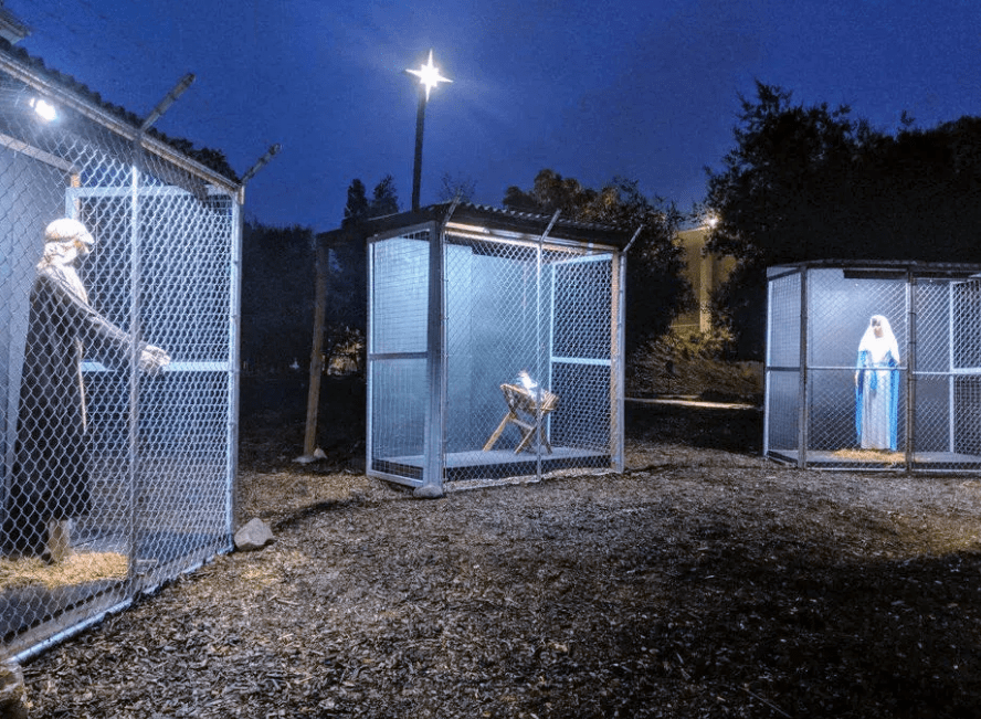 Presépio com Sagrada Família separada denuncia crise migratória do país