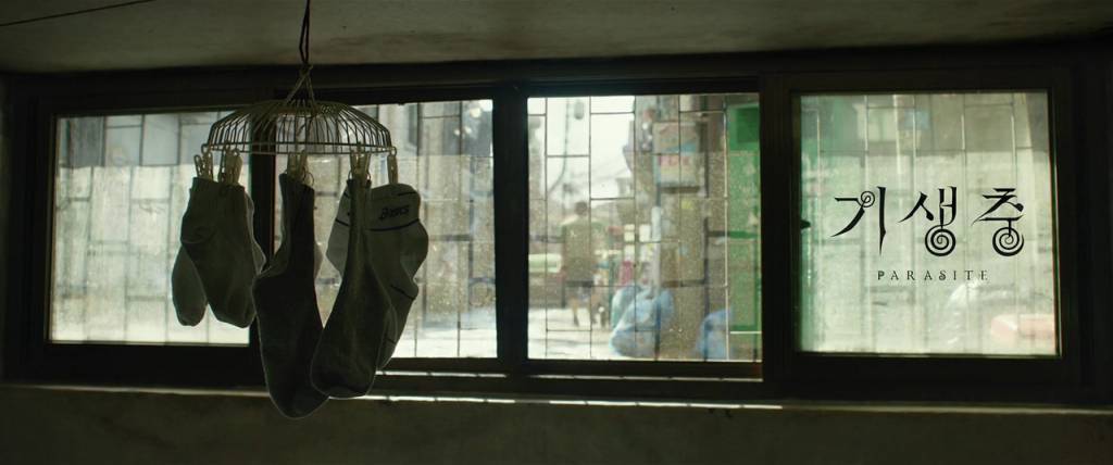 16-a-casa-do-filme-parasita-e-seu-arquiteto-ficticio-apaixonado-pelo-sol 16-a-casa-do-filme-parasita-e-seu-arquiteto-ficticio-apaixonado-pelo-sol