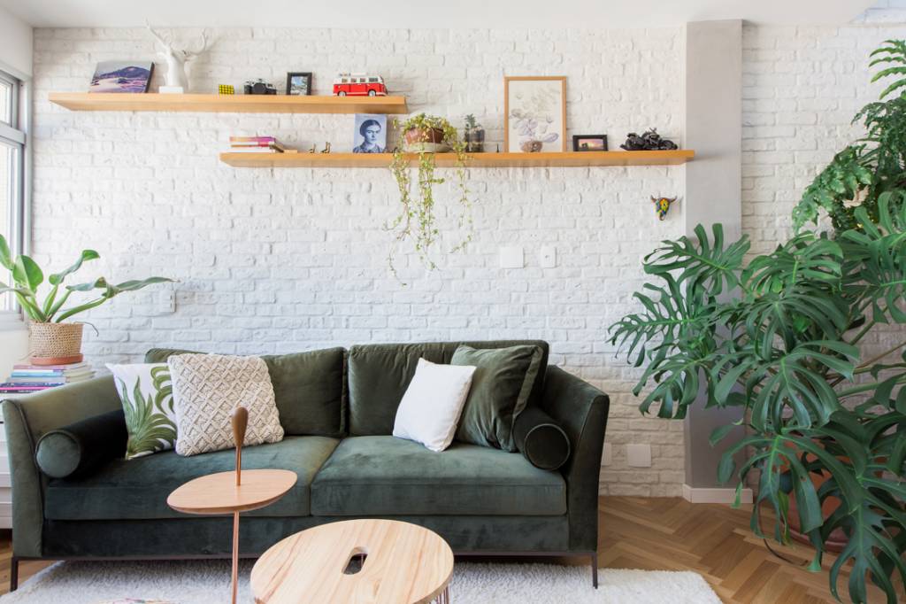 De estilo escandinavo e tropical, apê é realização de sonho para moradores