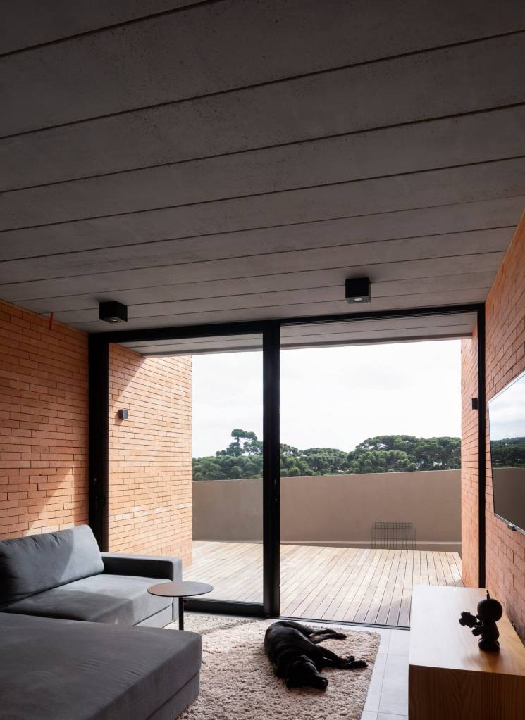 courtyard-house-bernardo-richter-arquea-arquitetos-brazil_dezeen_2364_col_2-1704×2342 courtyard-house-bernardo-richter-arquea-arquitetos-brazil_dezeen_2364_col_2-1704×2342