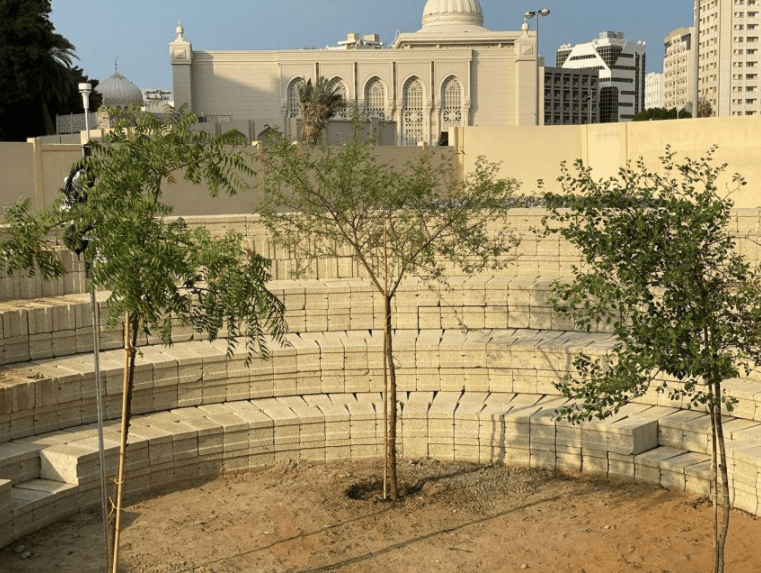 3-Sharjah-jardim-sem-água