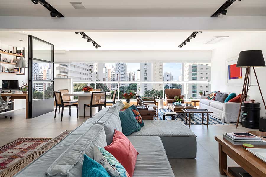 Alegria carioca é impressa em projeto de apê paulista