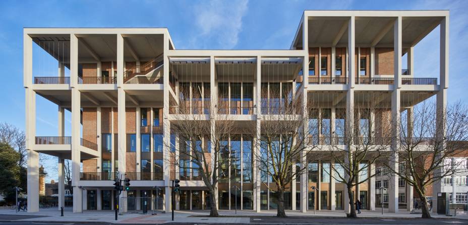Centro de Ensino da Kingston University.