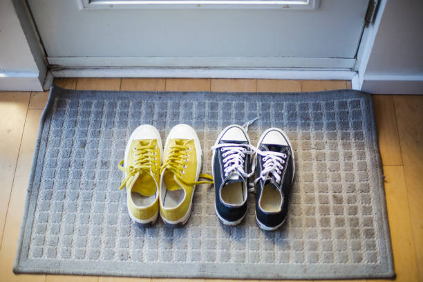 canevas shoe, front stoop, fashion, youth culture