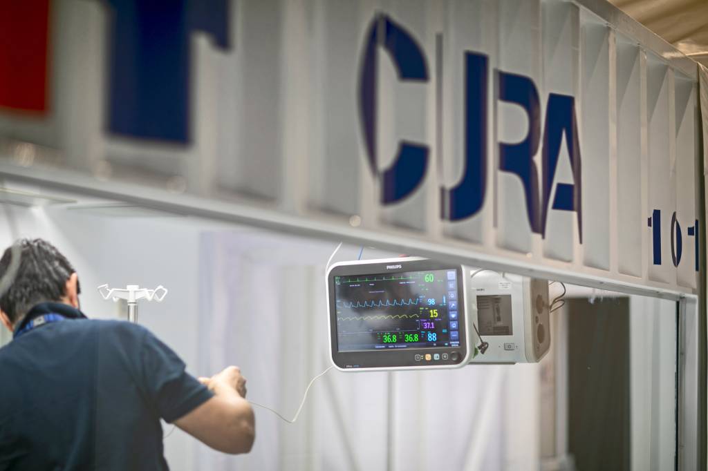 cura-container-icu-carlo-ratti-turin-hospital_dezeen_2364_col_7 cura-container-icu-carlo-ratti-turin-hospital_dezeen_2364_col_7