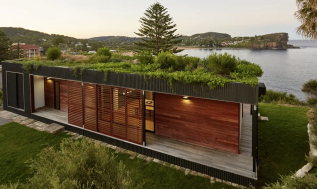 <strong>Casa Avalon, por Archiblox |</strong> O projeto foi desenhado a partir dos conceitos da arquitetura bioclimática, que usa as condições climáticas da Austrália para reduzir o impacto da obra e, principalmente, do uso dos espaços.