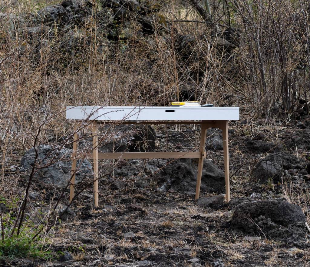 nomada-desk-enrique-tovar-mexico_dezeen_2364_col_8-scaled-e1593201086295 nomada-desk-enrique-tovar-mexico_dezeen_2364_col_8-scaled-e1593201086295