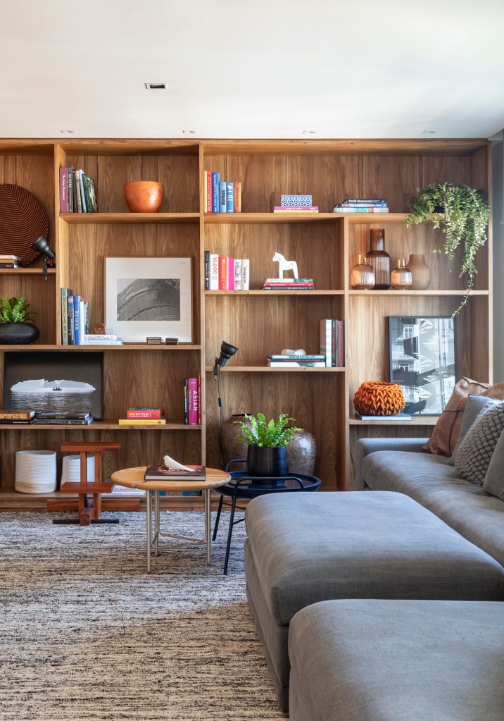 estantes-para-inspirar1 Estante de madeira com nichos na sala