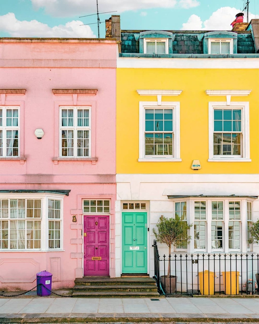 Fachadas coloridas em Londres, clicadas pelo fotógrafo Gabor Estefan, do perfil @gaborestefan
