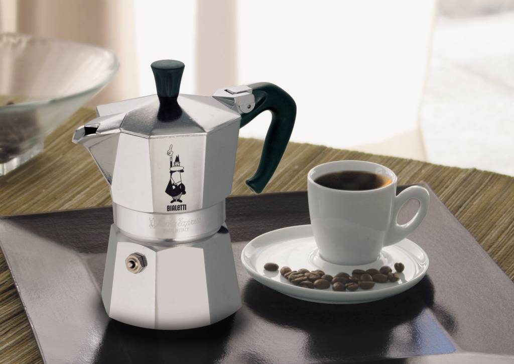 Cafeteira Moka Express – Bialetti (ambientação – foto 02) Cafeteira Moka Express – Bialetti (ambientação – foto 02)