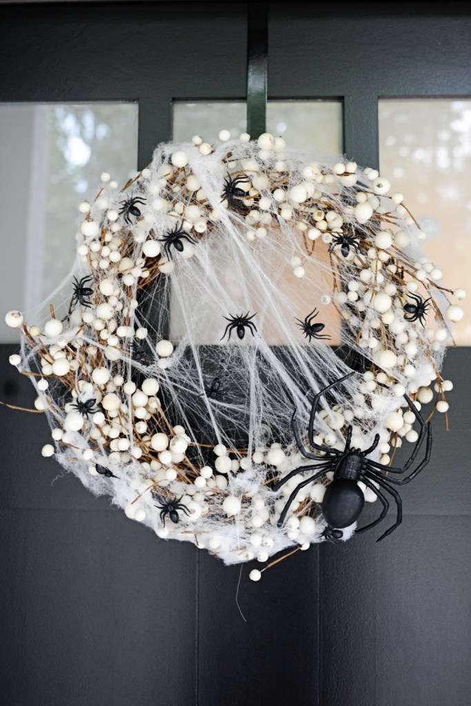 guirlanda-de-dia-das-bruxas-com-aranha-pinkpeppermintdesign