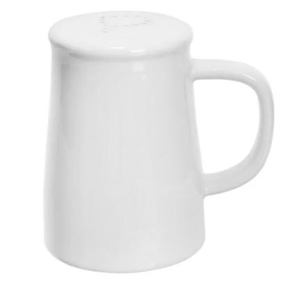 Pimenteiro de porcelana, da Camicado: <a href="https://www.camicado.com.br/p/pimenteiro-serv-9-cm-home-style/-/A-300048439-br.lc?sku=000000000000048439">R$ 7,99</a>