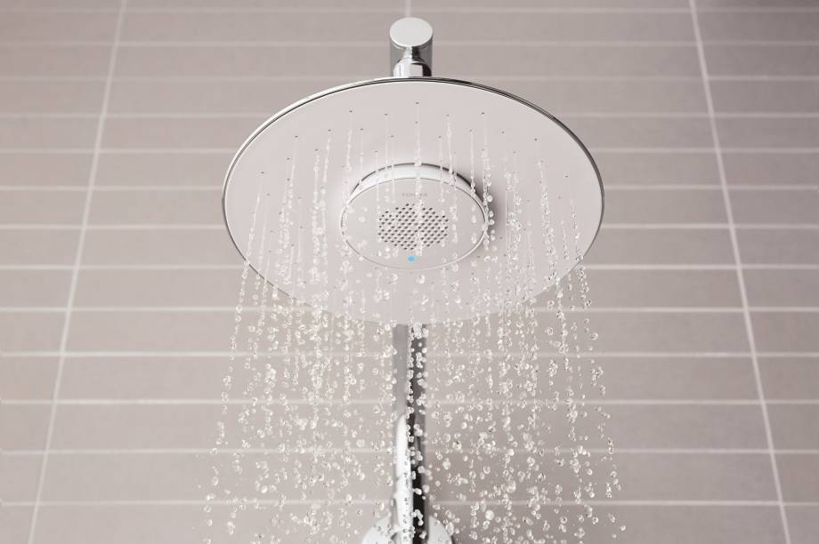 <span style="font-weight: 400">O chuveiro Moxie, da <a href="https://br.kohler.com/">Kohler</a>, tem caixa de som acoplada e está 50% mais barato: de R$ 848,33 por R$ 424,16.</span>