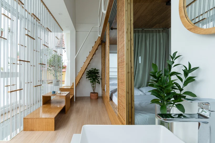 Terreno de 35 m² foi adaptado para acomodar uma família