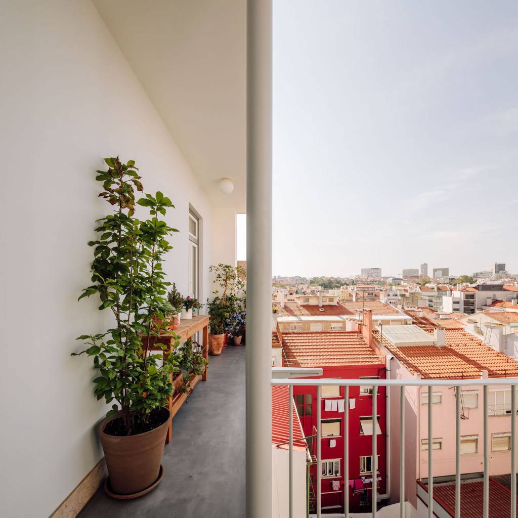 Rar-studio-Manchester-Building-varanda-reformada-piso-cimento-queimado Rar-studio-Manchester-Building-varanda-reformada-piso-cimento-queimado